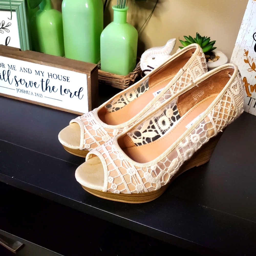 American Eagle Lace Wedge Sandals